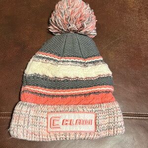 Clam Knit Pom Hat